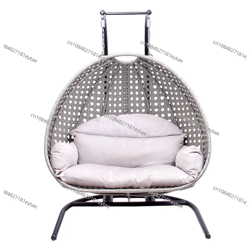 Outdoor Furniture Grey - モダンな屋外パティオ用グレーの籐製2人掛けハンギング家具、ガーデンラタン製ダブルスイングエッグチェア（スタンド付き）