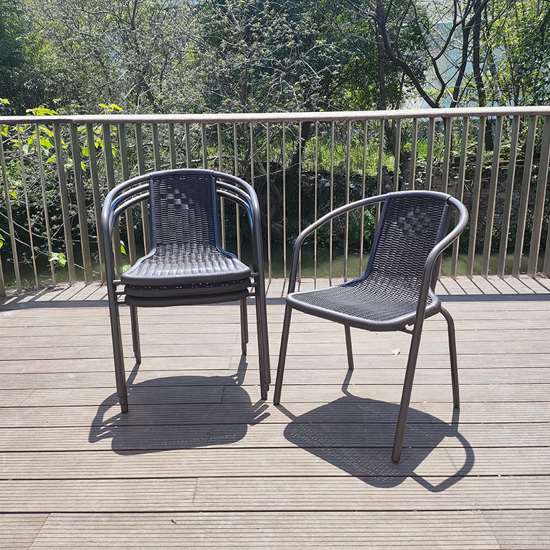 防水屋外プラスチック製椅子 模造ラタンパティオ オープンエア - Outdoor Furniture Iron のレビューと価格