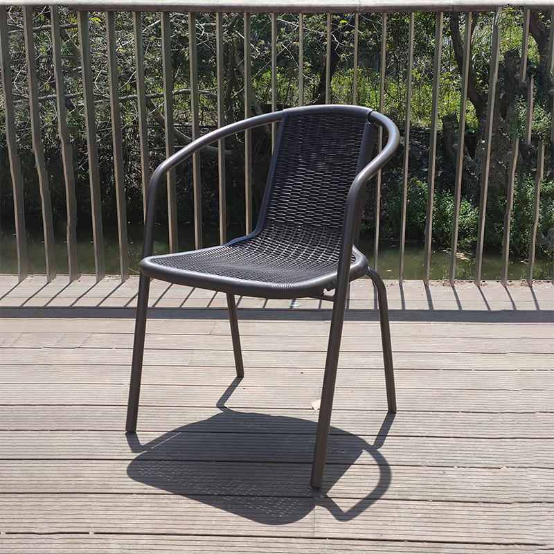 防水屋外プラスチック製椅子 模造ラタンパティオ オープンエア - Outdoor Furniture Iron のレビューと価格