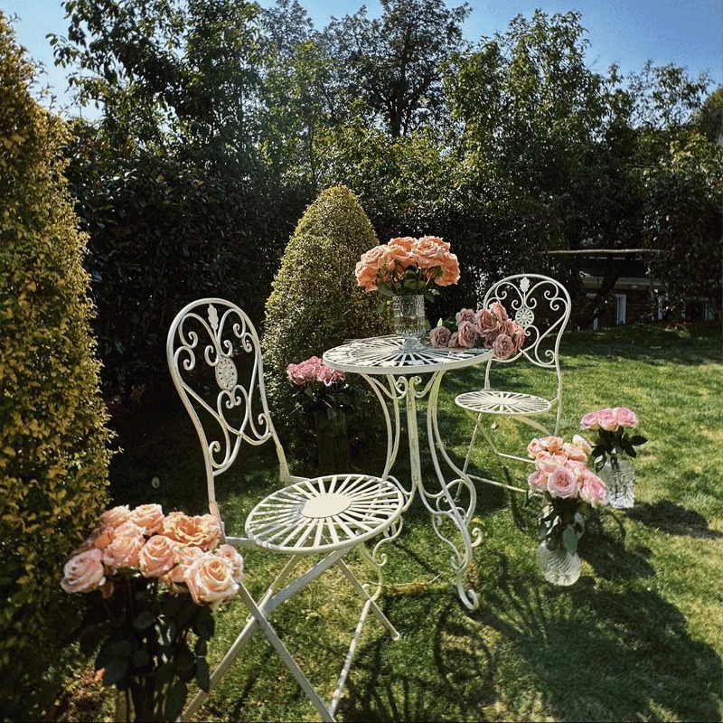 フランスのヴィンテージ鉄製テーブルと椅子、中空デザインのカフ - Outdoor Furniture Iron のレビューと価格